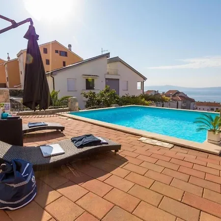 Schoene In Mit Terrasse Und Gemeinschaftlichem Pool * Crikvenica