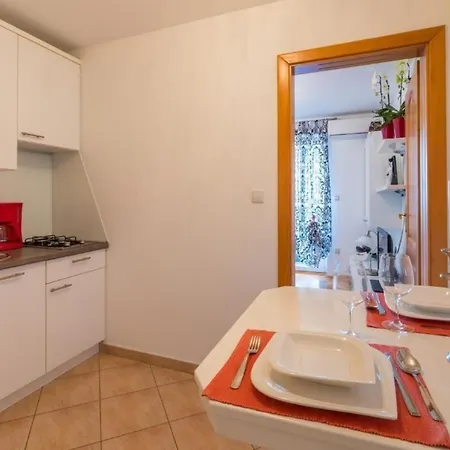 Apartman Schoene In Mit Terrasse Und Gemeinschaftlichem Pool